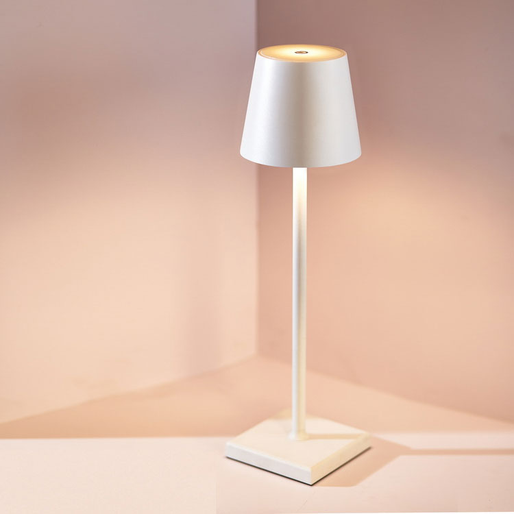 Wiederaufladbare LED-Tischleuchte kabellos